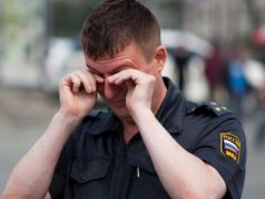 Обиженный полицейский. Фото: Ольшанка.Ru