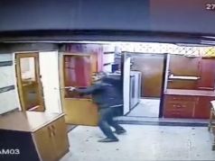 Нападение на посольство Азербайджана в Тегеране. Кадр c камеры видеонаблюдения.