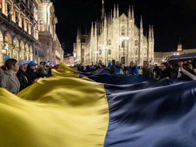 Акция солидарности с Украиной в Милане в годовщину российского вторжения. Фото:  IPA / Sipa USA / Vida Press