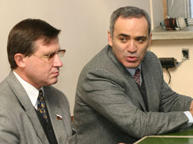 Г.Каспаров и О.Смолин на встрече с общественностью в Омске. Фото Василия Мельниченко, Каспаров.Ru