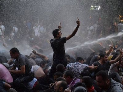 Разгон акции в Ереване, 23.6.15, утро. Фото: facebook.com/gohar.rshtuni 