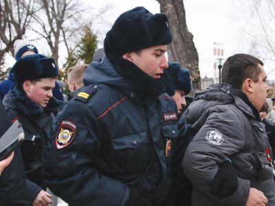 Задержание. Фото: Владимир Лапкин, Каспаров.Ru