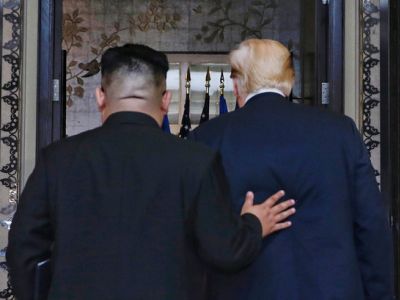 Ким Чен Ын и Д.Трамп на встрече в Сингапуре, 12.6.18. Фото: Global Look Press Ким Чен Ын и Д.Трамп на встрече в Сингапуре, 12.6.18. Фото: Global Look Press