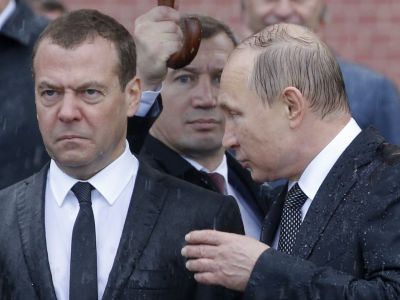 Дмитрий Медведев и Владимир Путин. Фото: Reuters