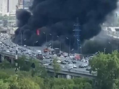 Пожар на эстакаде. Фото: riamo.ru Пожар на эстакаде. Фото: riamo.ru